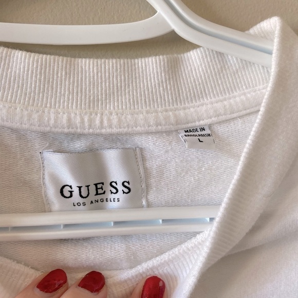 ⭐️2 FOR $20⭐️ Guess White Cropped Sweatshirt. Fits medium. - Picture 6 of 7